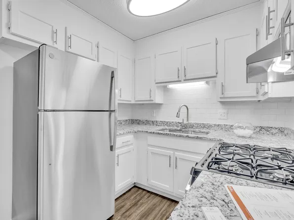 Belmont Heights Apartments & Townhomes