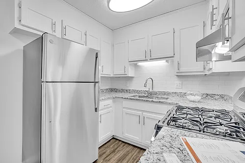 Belmont Heights Apartments & Townhomes Photo 1