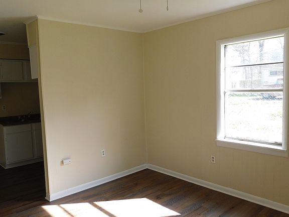 5th image of 2338 Norman Ave