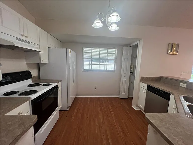 3228 Lucaya Ave — Photo 8