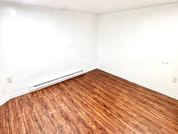 4th image of 1540 Liberty St