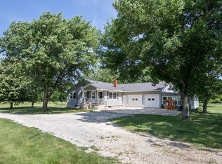 5825 Troy Mills Rd, Walker, IA 52352