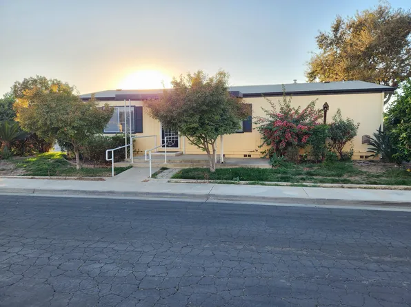 5024 W Sunnyside Court, Visalia, CA 93277
