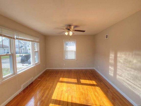 4th image of 10459 Garibaldi Pl