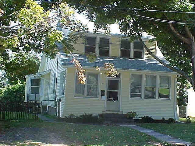 2nd image of 25 Linden Ave #2