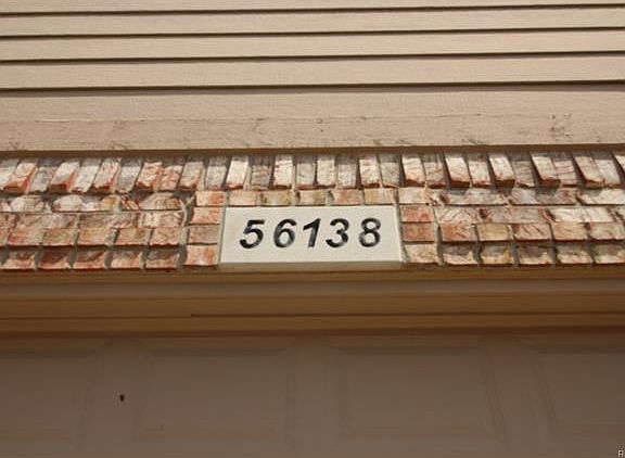 216036699_1