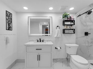 9000 SW 24th St APT 223C, Miami, FL 33165