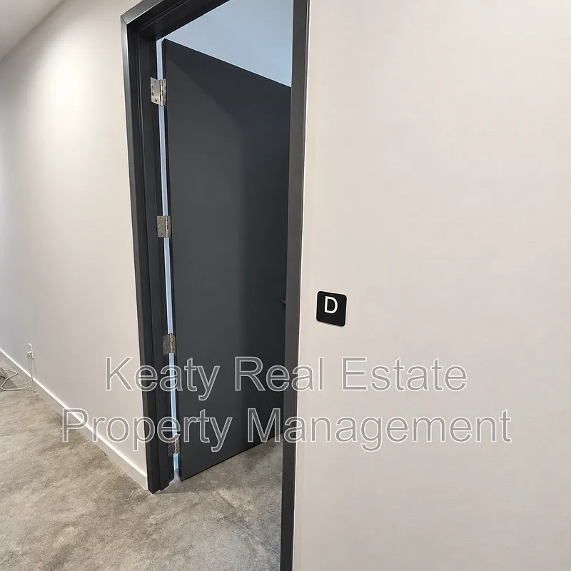 2 bed, 2.0 bath, $1,600 — Photo 1