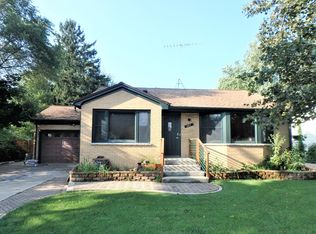 664 Summit St, Elgin, IL 60120