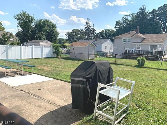 3rd image of 7 Crestwood Ave