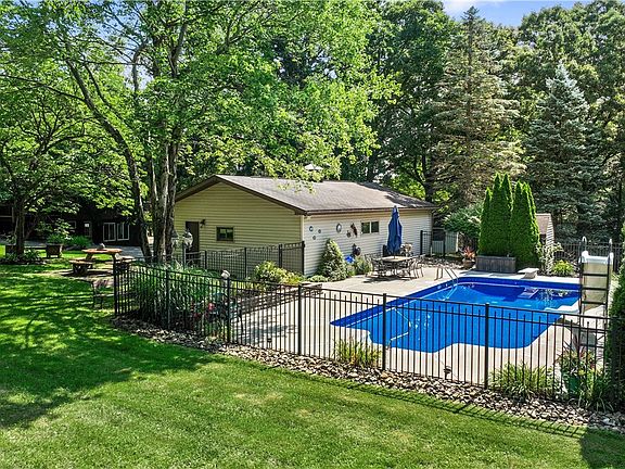 3rd image of 3632 Northfield Dr