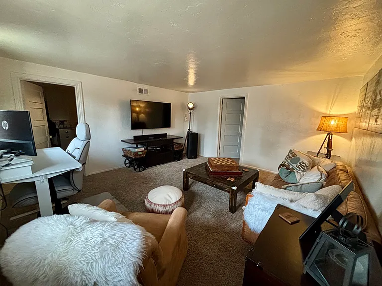 3456 Federal Blvd — Photo 38