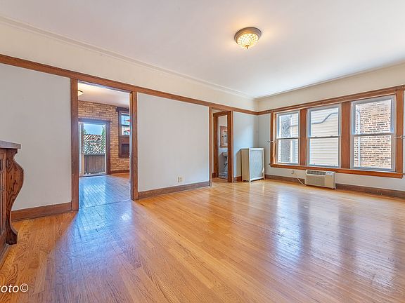 3rd image of 1410 W Bryn Mawr Avenue #2E