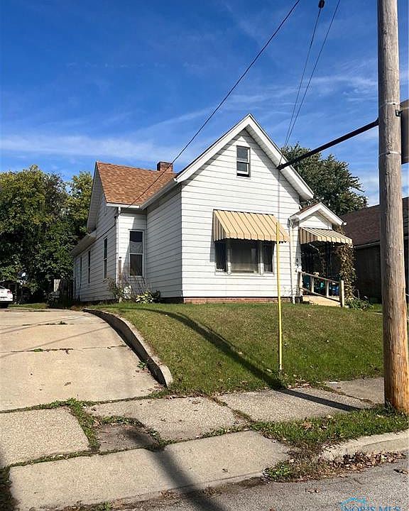 2nd image of 834 Prouty Ave