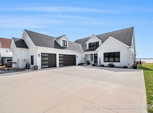 12591 Westwood Ln, Wayland, MI 49348