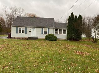 60 Varian Ln, Rochester, NY 14624