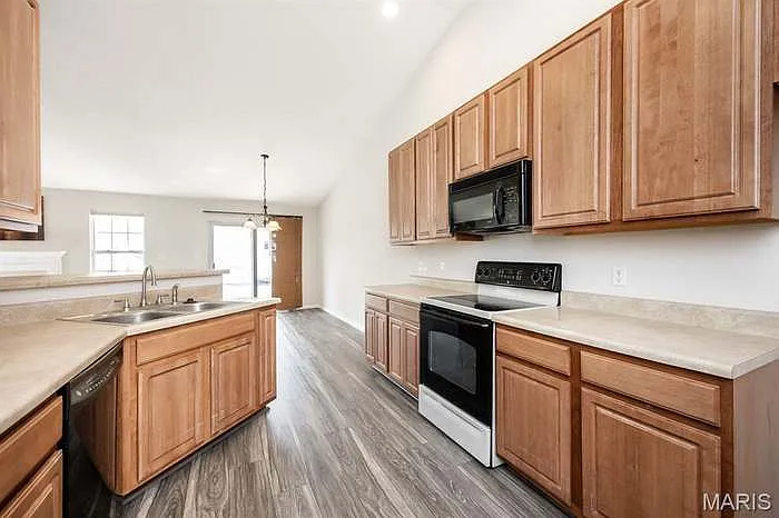 3245 Jared Dr — Photo 16