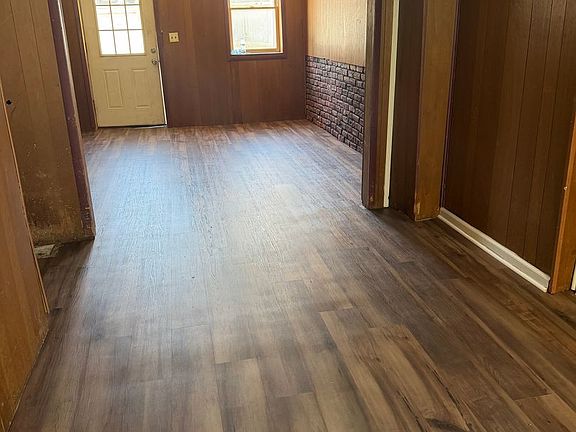 3rd image of 564 Salem Ave