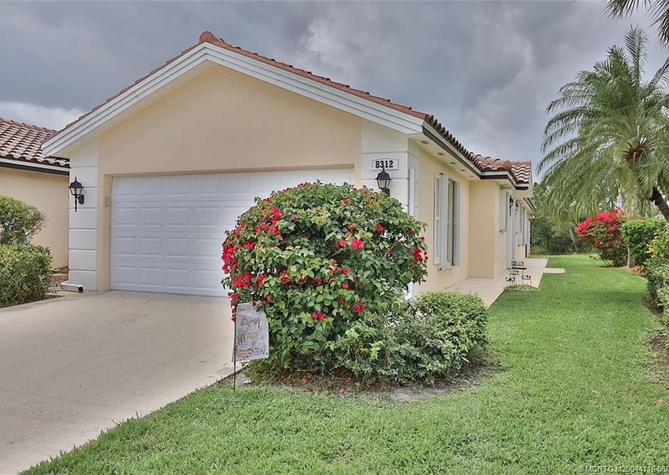 1st image of 8312 SE Paurotis Ln