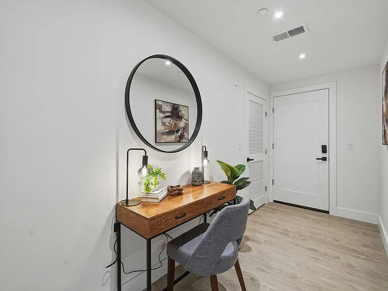 Wood Street Lofts — Photo 37