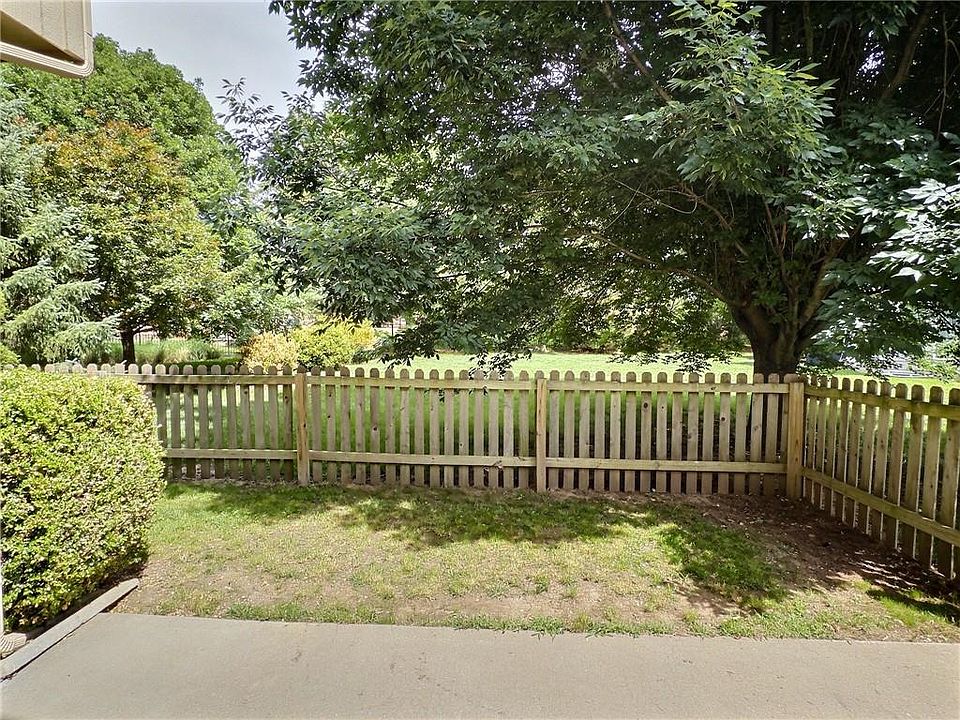 2nd image of 7117 McCoy St