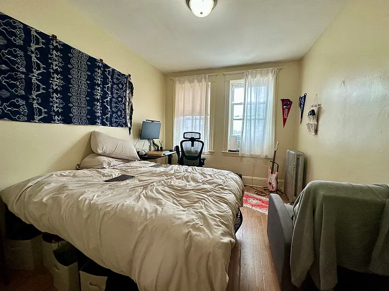 56 Park Vale Ave — Photo 11