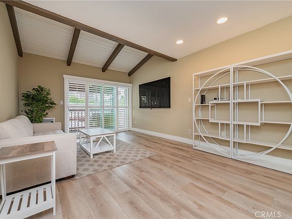 5th image of 1000 W Macarthur Blvd APT 13