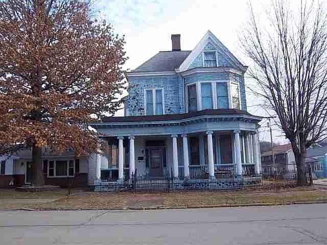 1st image of 816 Broadway St
