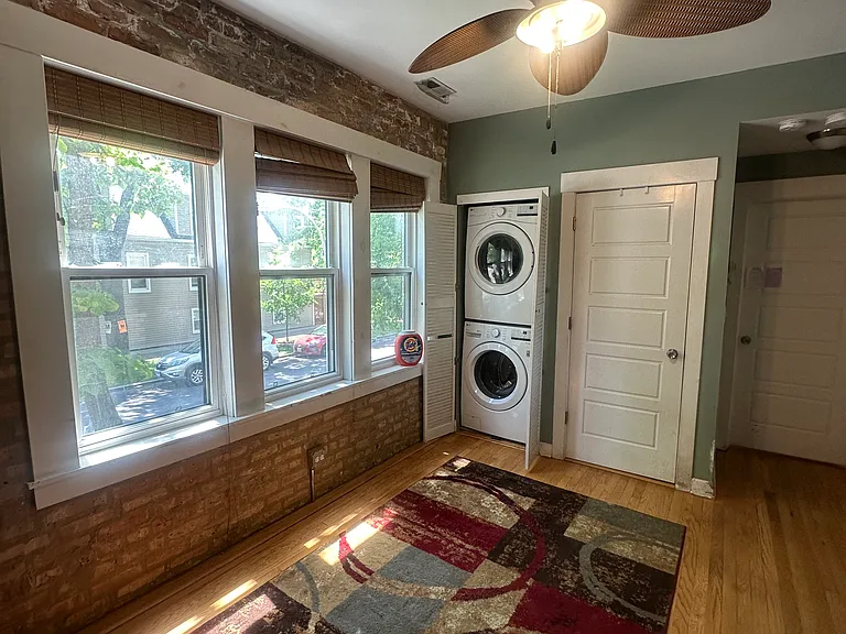 3018 W Belle Plaine Ave #1 — Photo 5