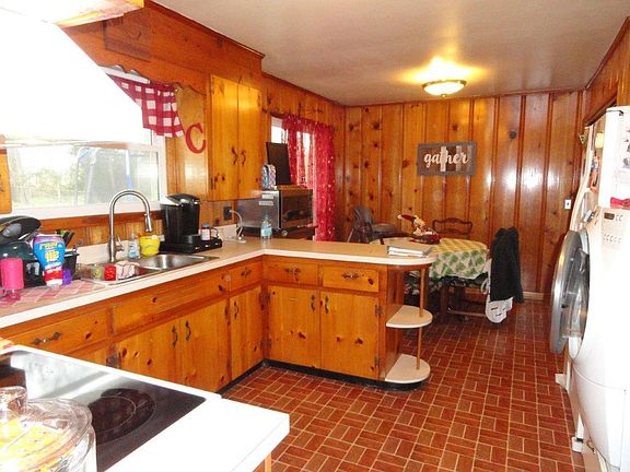 3rd image of 126 Horseshoe Dr
