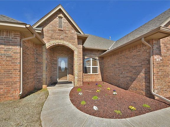 3rd image of 2737 Silver Crossings Cir