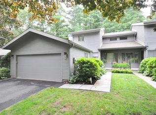 2 Spyglass Dr #2, Avon, CT 06001