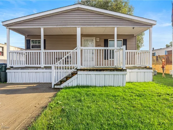 140 Oakwood Dr, Beloit, OH 44609