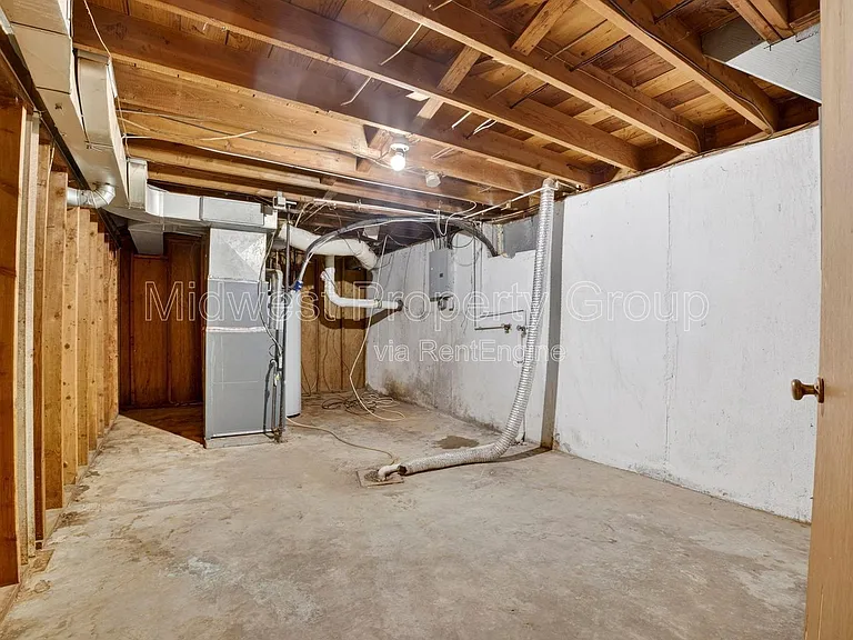 10027 Lilac Ave — Photo 14