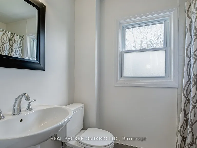 40 Stamford Sq N — Photo 12