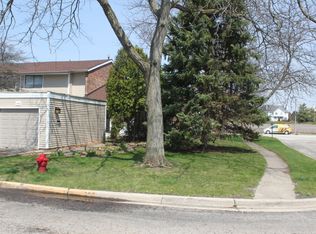 1081 Cascade Dr, Aurora, IL 60506