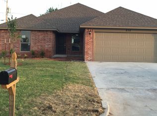838 Cardan Pl, Moore, OK 73160