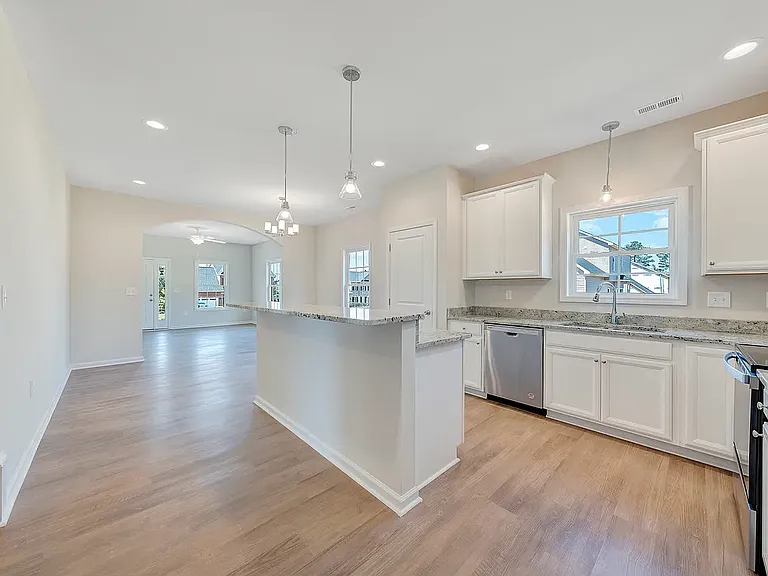 956 Carriage Pkwy — Photo 11
