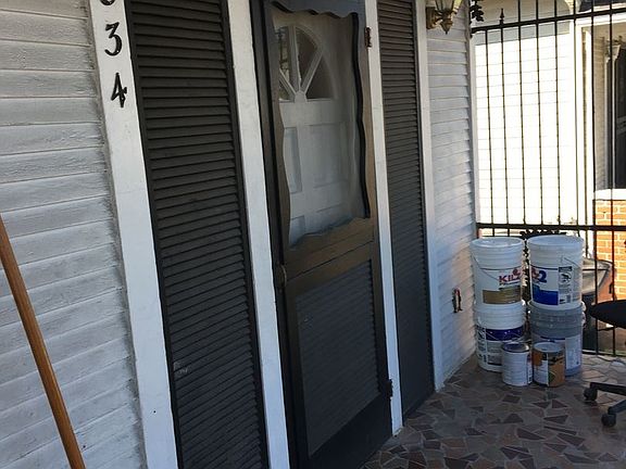 2nd image of 1834 Hope St