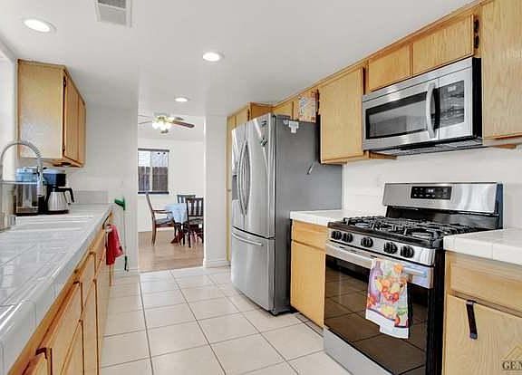 4th image of 6213 Castle Cary Dr