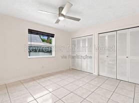 872 NW 108th St, Miami, FL