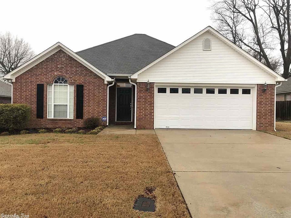 1st image of 905 Woodard Dr