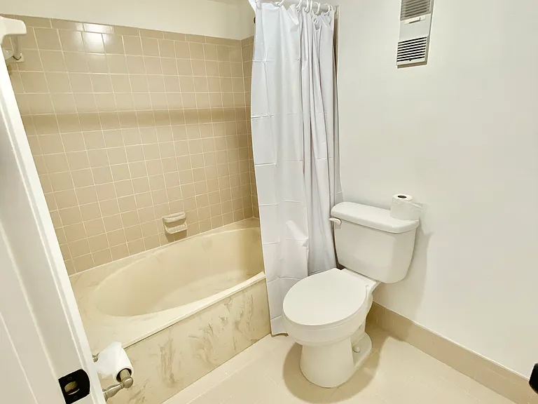 13250 SW 88th Ter N #402 — Photo 8