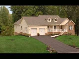 17 Leeward Dr, Moneta, VA 24121