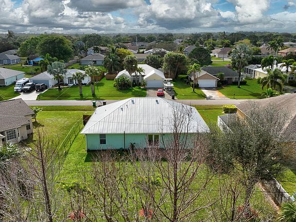 2nd image of 2351 SE Maslan Avenue