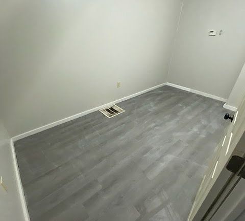 4th image of 300-302 N Bromley Ave #1