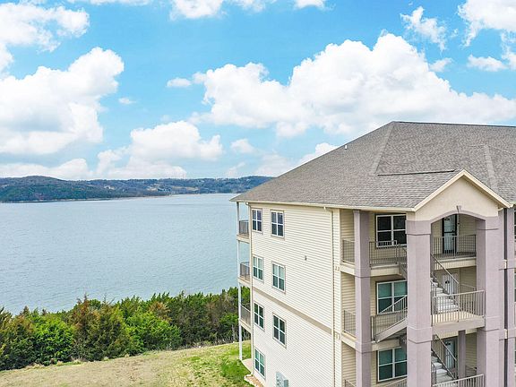 5th image of 730 Emerald Pointe Drive #433
