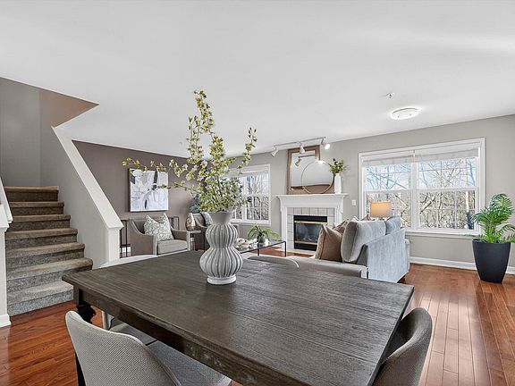 4th image of 3031 Barclay Way