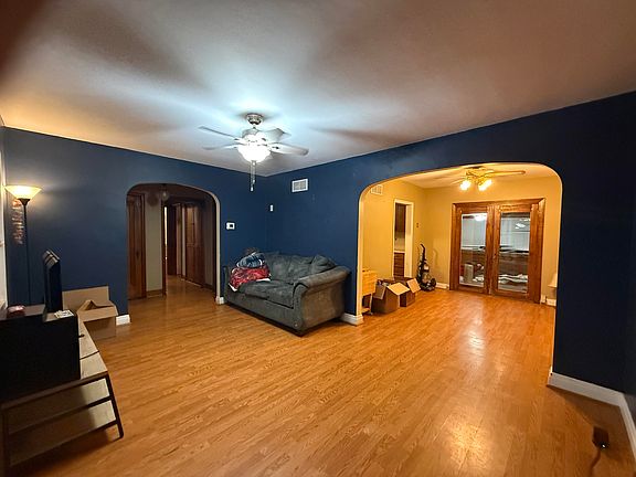 4th image of 205 S Wisconsin St