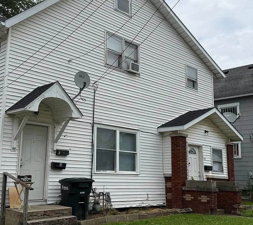 904 W Main St